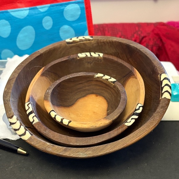 Artisan Crafted Wild Olive Wooden Bowl Set with Batik Bone Inlay Accents - Picture 8 of 8